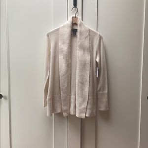 NWT Bloomingdale’s Cashmere Cardigan in Ivory